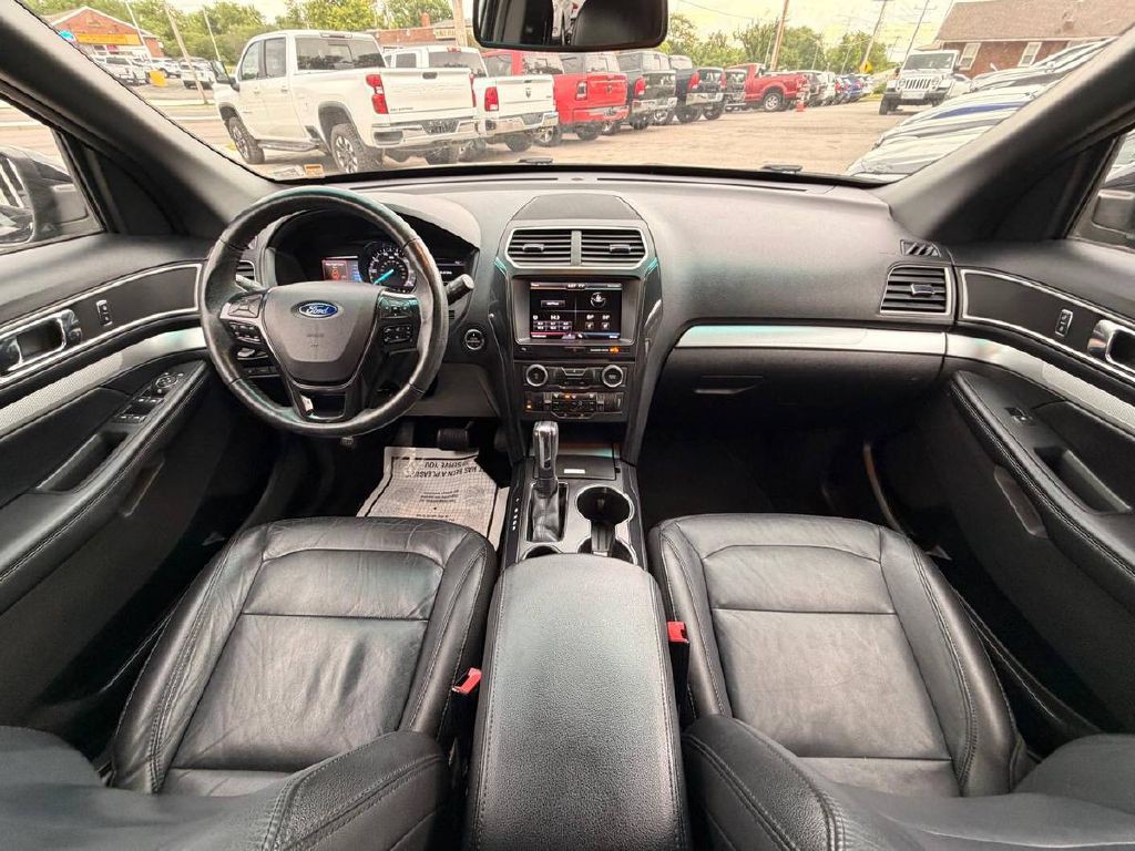2016 Ford Explorer Image 16