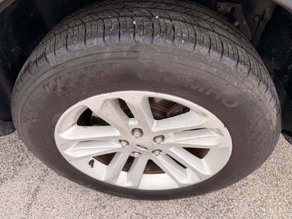 2016 Ford Explorer Image 22