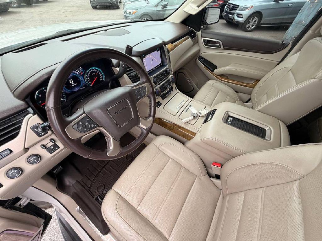 2017 GMC Yukon Image 10