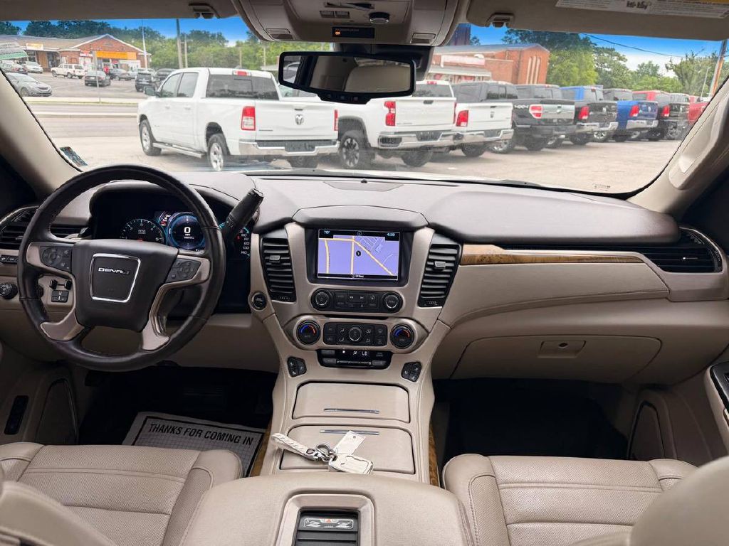2017 GMC Yukon Image 17