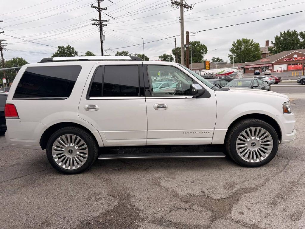 2015 Lincoln Navigator Image 4