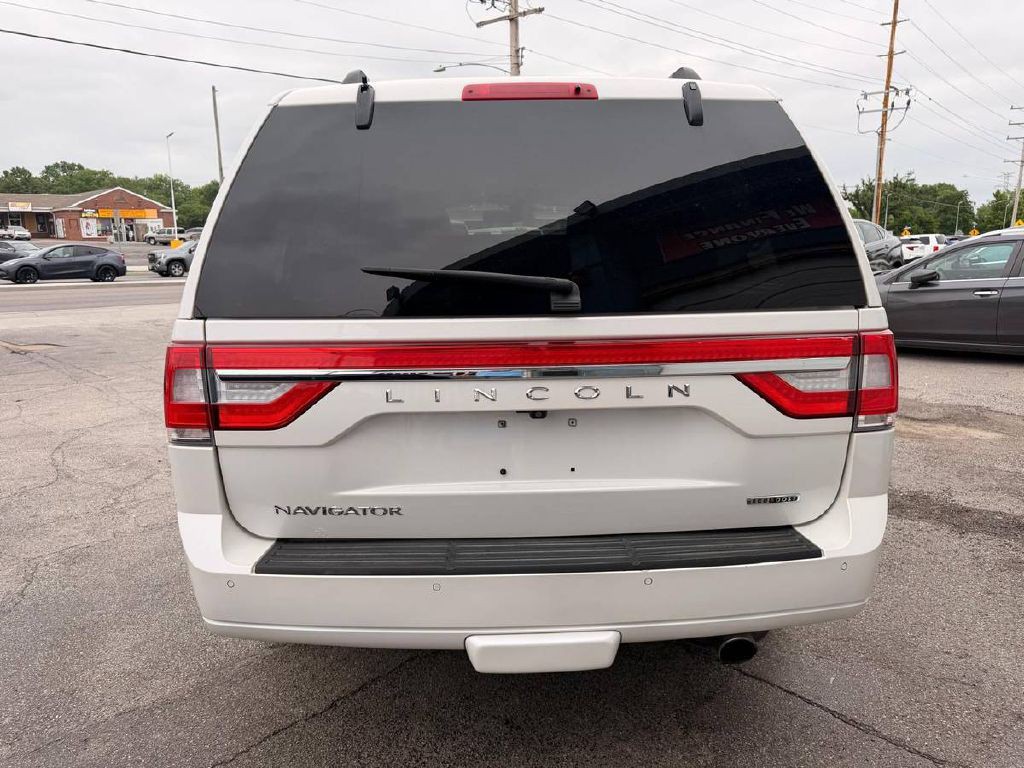 2015 Lincoln Navigator Image 7