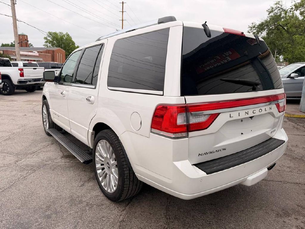 2015 Lincoln Navigator Image 8
