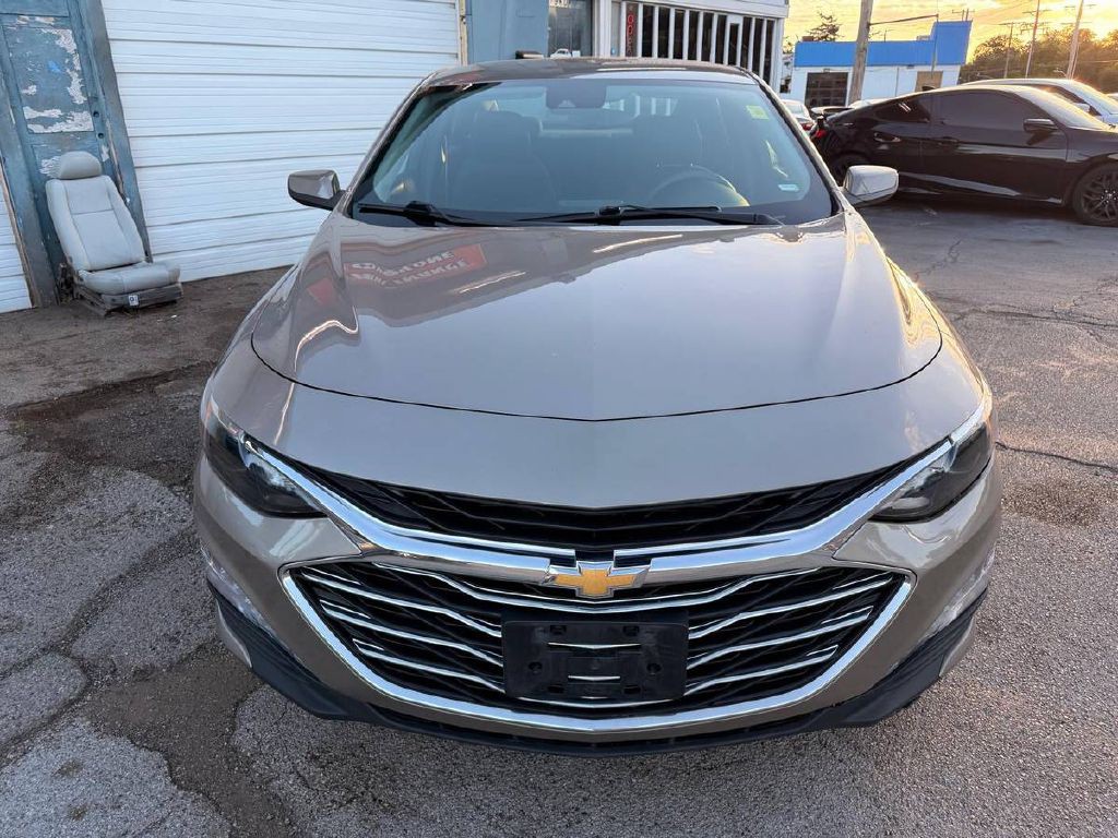 2023 Chevrolet Malibu Image 2
