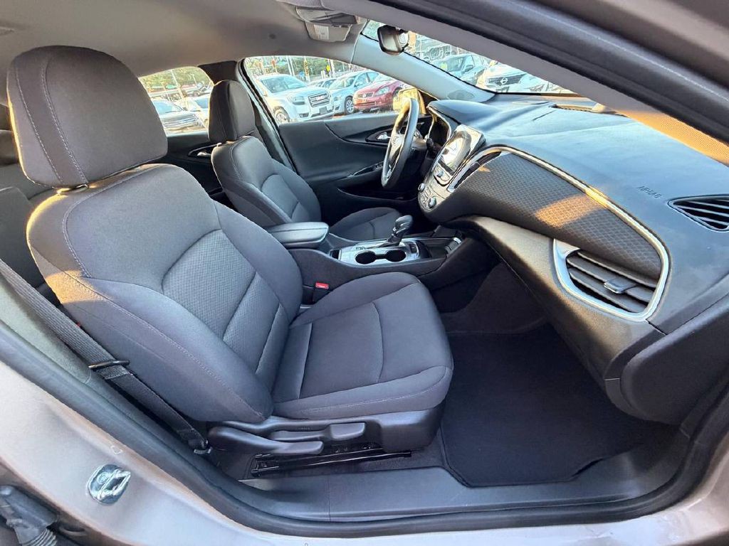 2023 Chevrolet Malibu Image 11