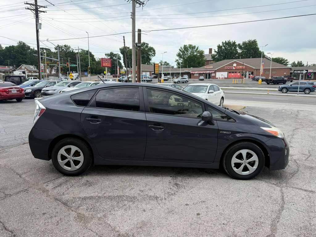 2014 Toyota Prius Image 4