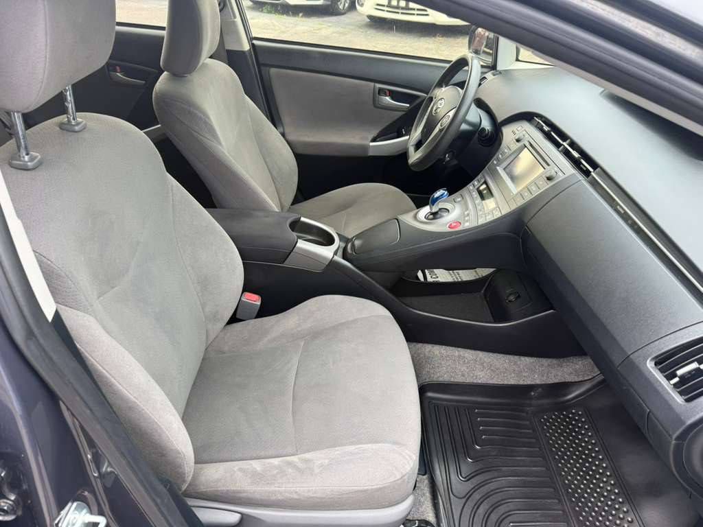 2014 Toyota Prius Image 10