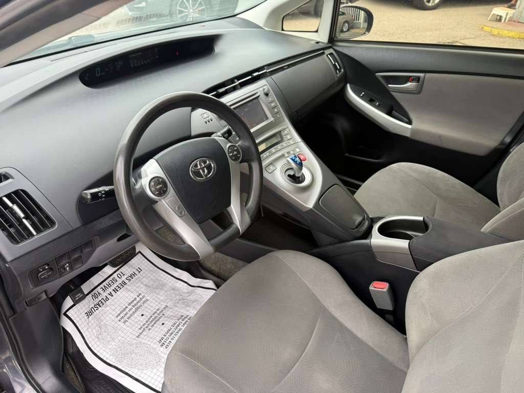 2014 Toyota Prius Image 11