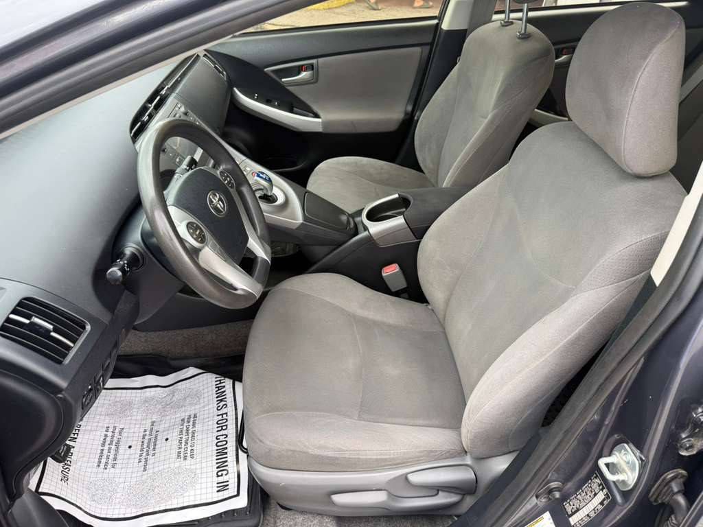 2014 Toyota Prius Image 12