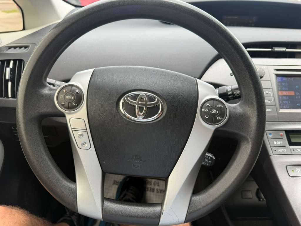 2014 Toyota Prius Image 16