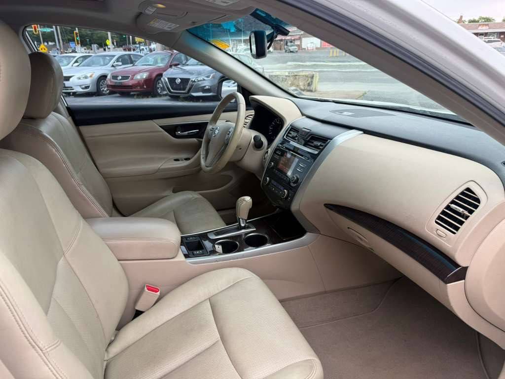2013 Nissan Altima Image 9