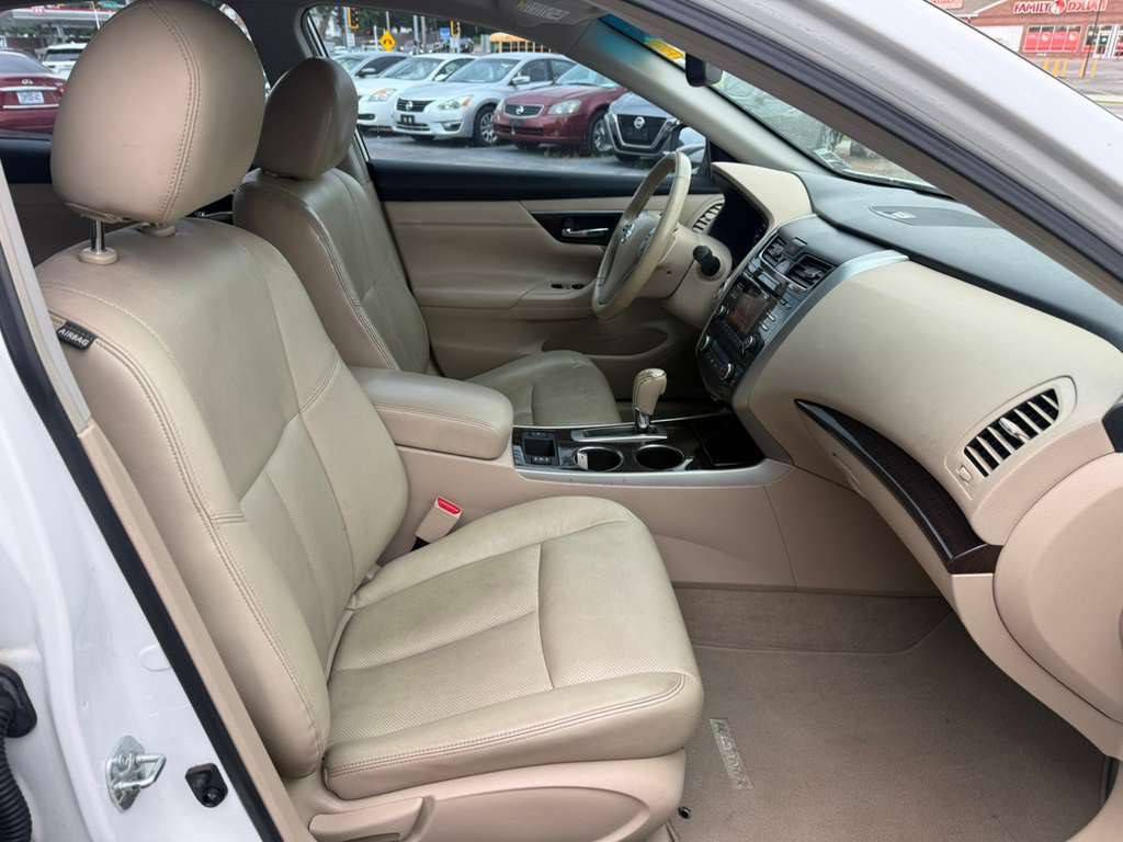 2013 Nissan Altima Image 10