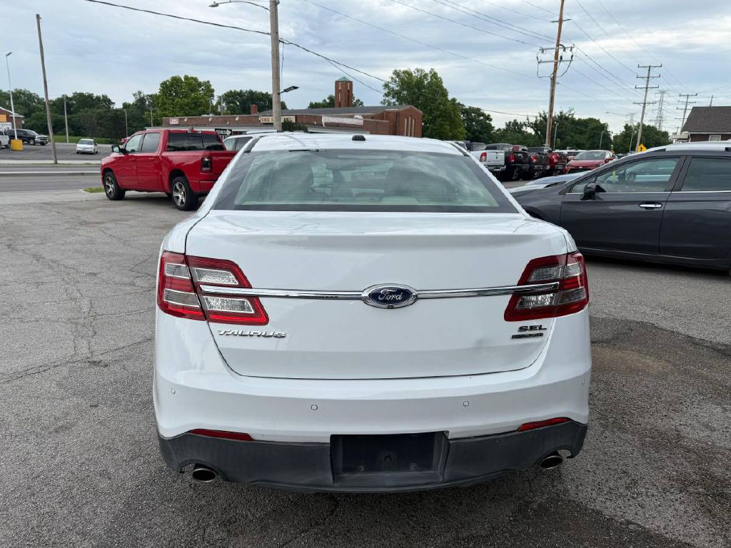 2014 Ford Taurus Image 7