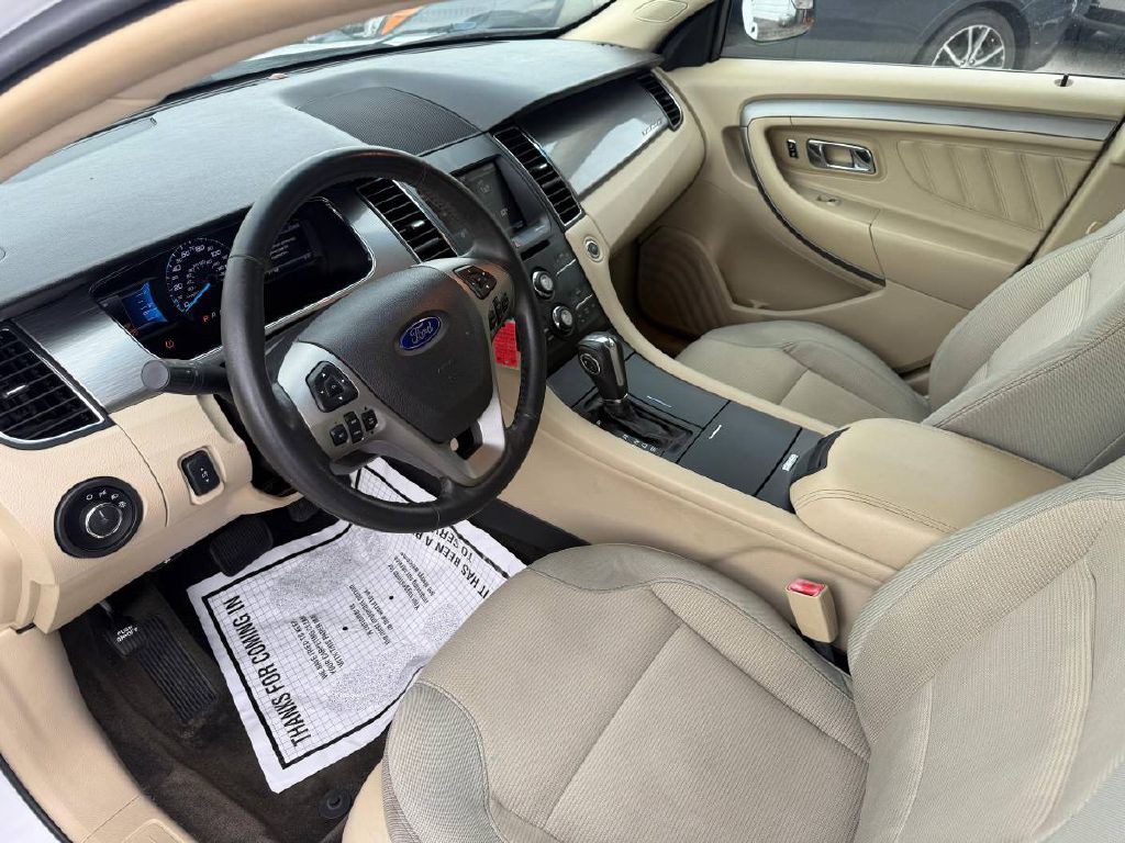 2014 Ford Taurus Image 11