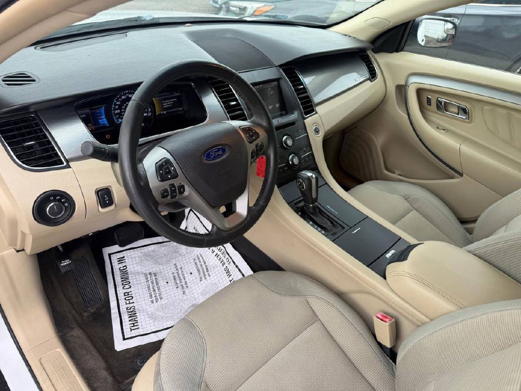 2014 Ford Taurus Image 12