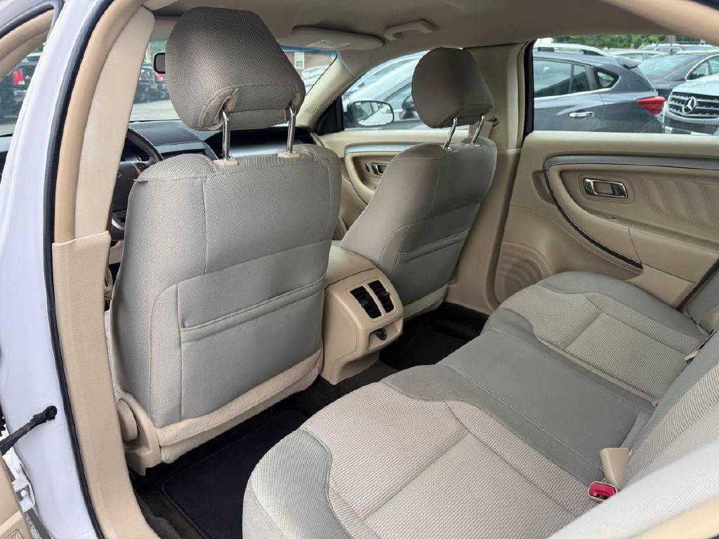 2014 Ford Taurus Image 13