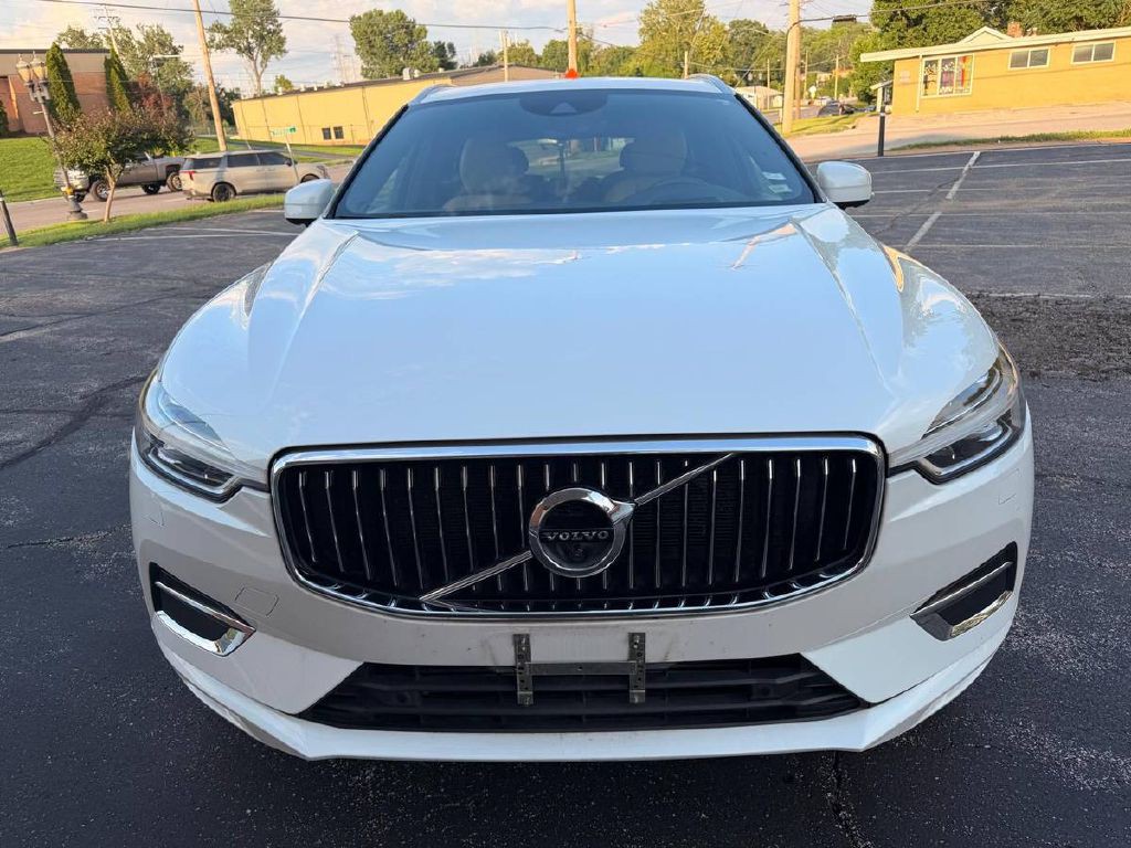 2019 Volvo XC60 Image 2