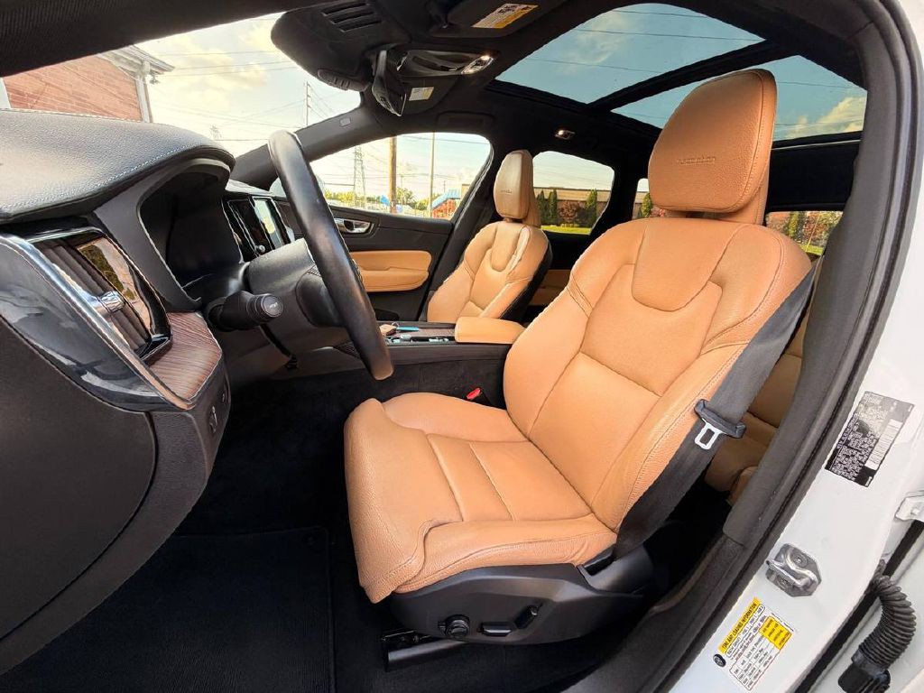 2019 Volvo XC60 Image 9