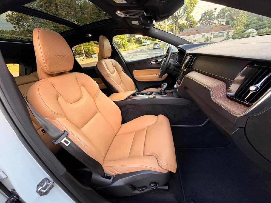 2019 Volvo XC60 Image 11