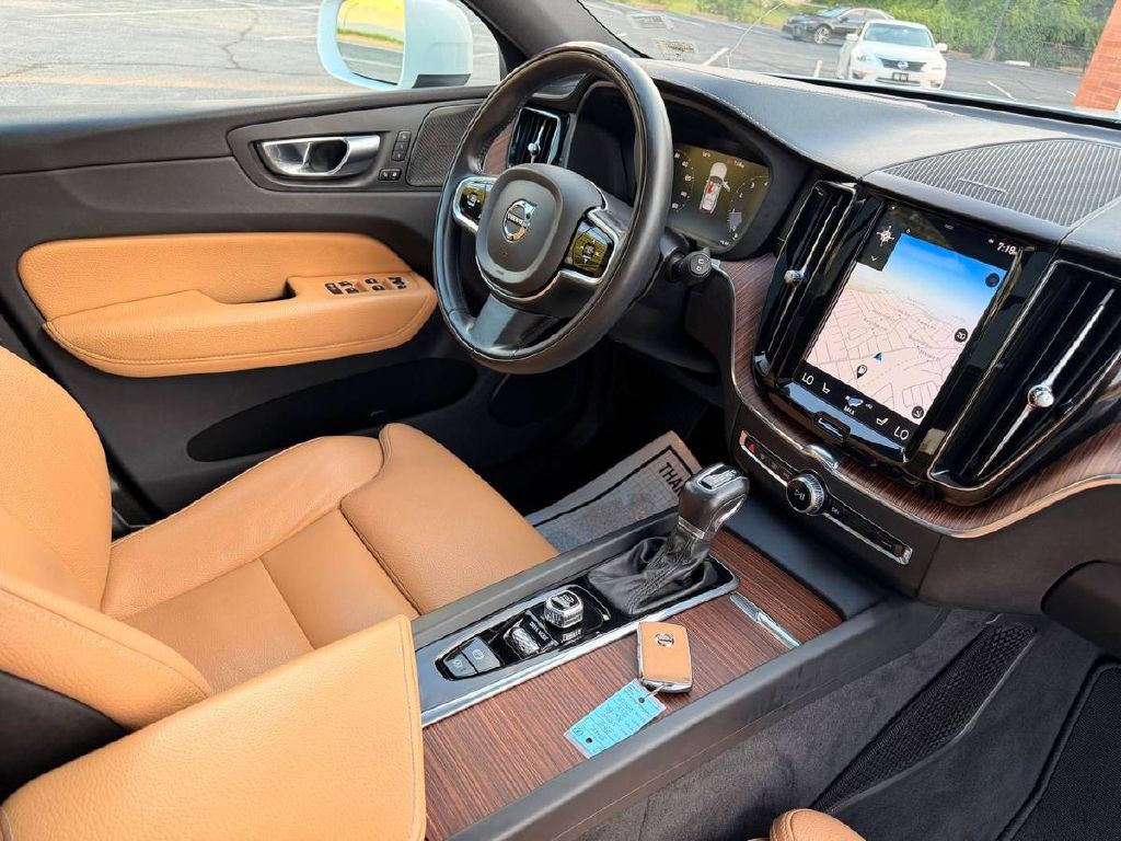 2019 Volvo XC60 Image 13