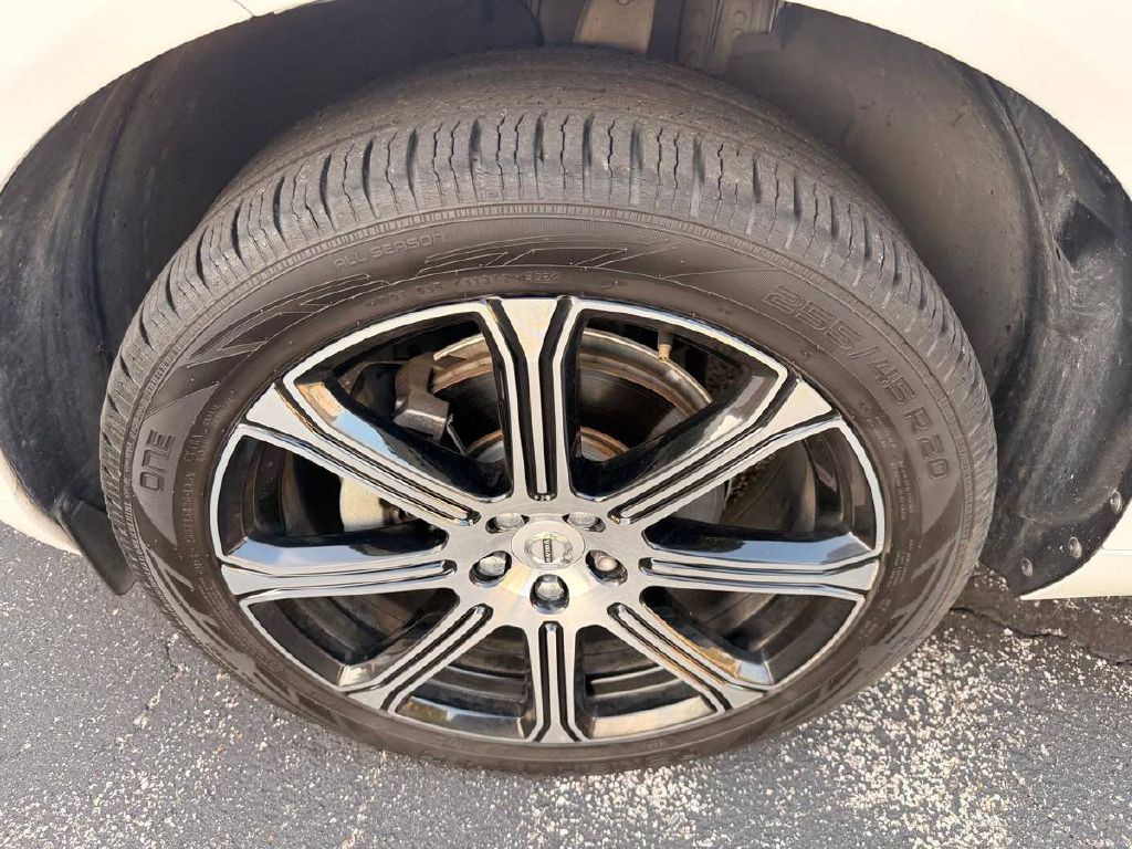 2019 Volvo XC60 Image 21