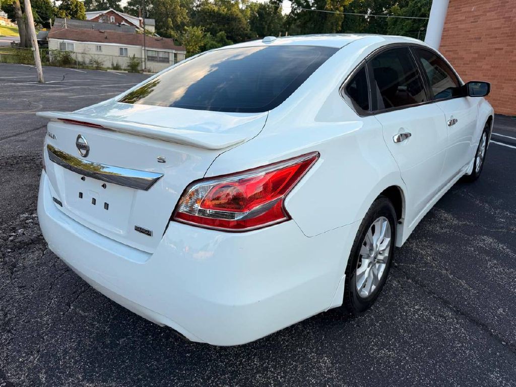 2015 Nissan Altima Image 6