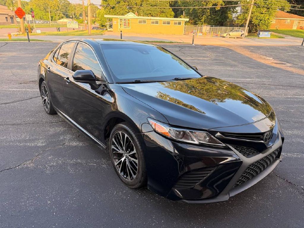 2020 Toyota Camry Image 1