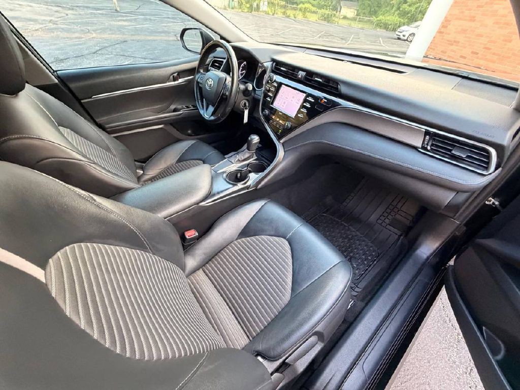 2020 Toyota Camry Image 12