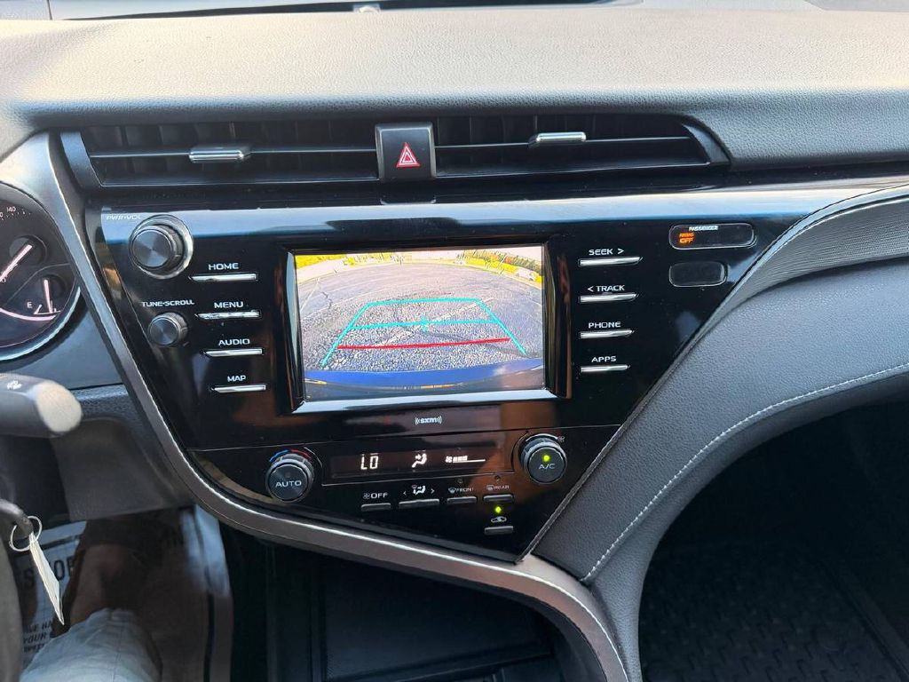 2020 Toyota Camry Image 19