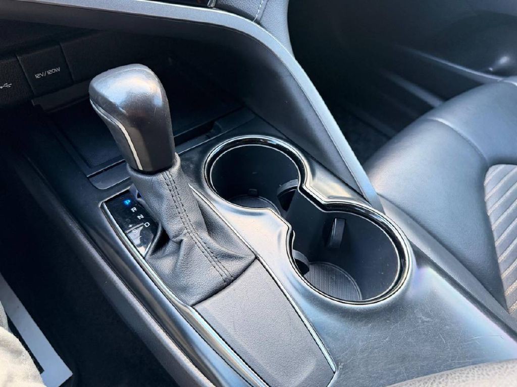 2020 Toyota Camry Image 20