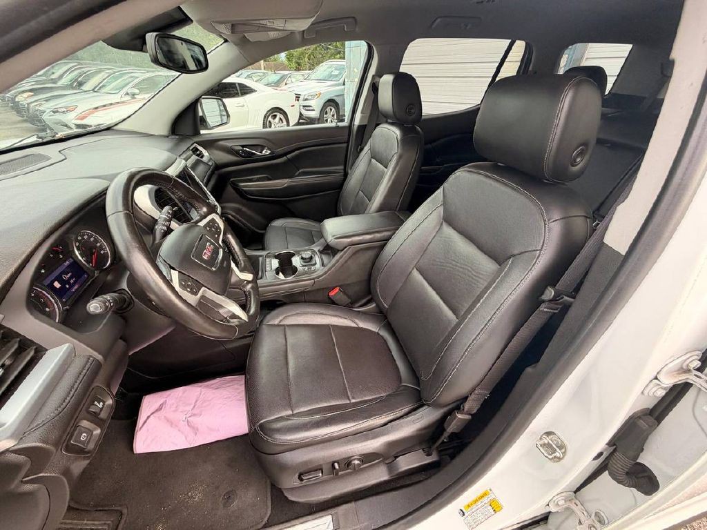 2020 GMC Acadia Image 9