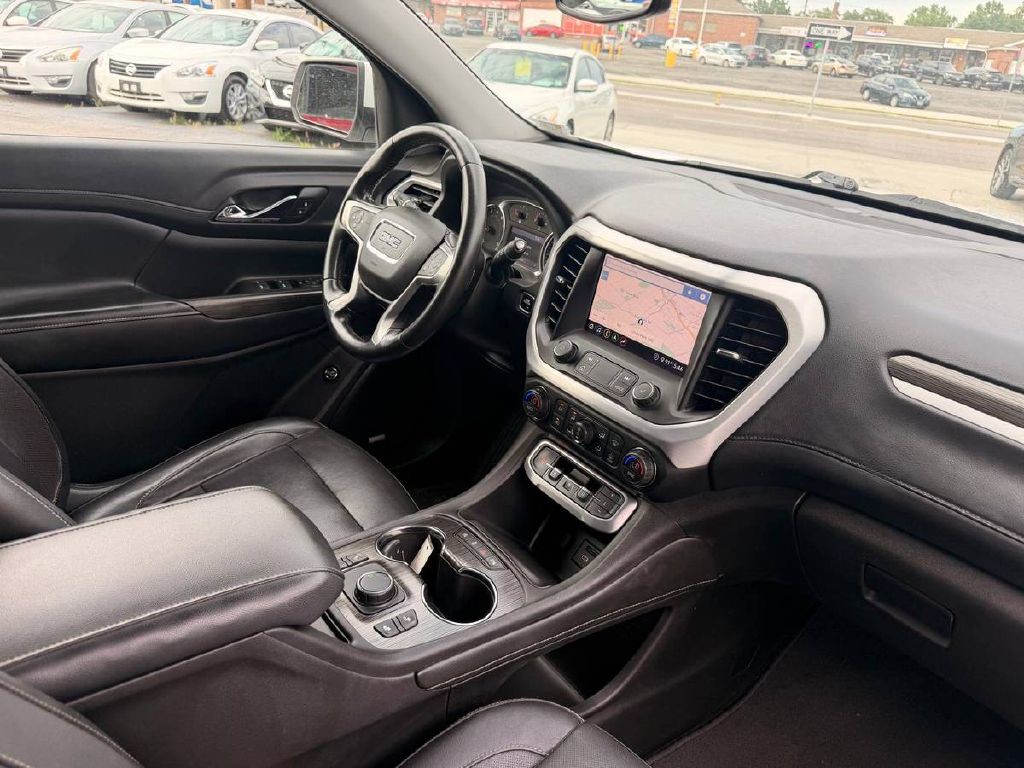 2020 GMC Acadia Image 12