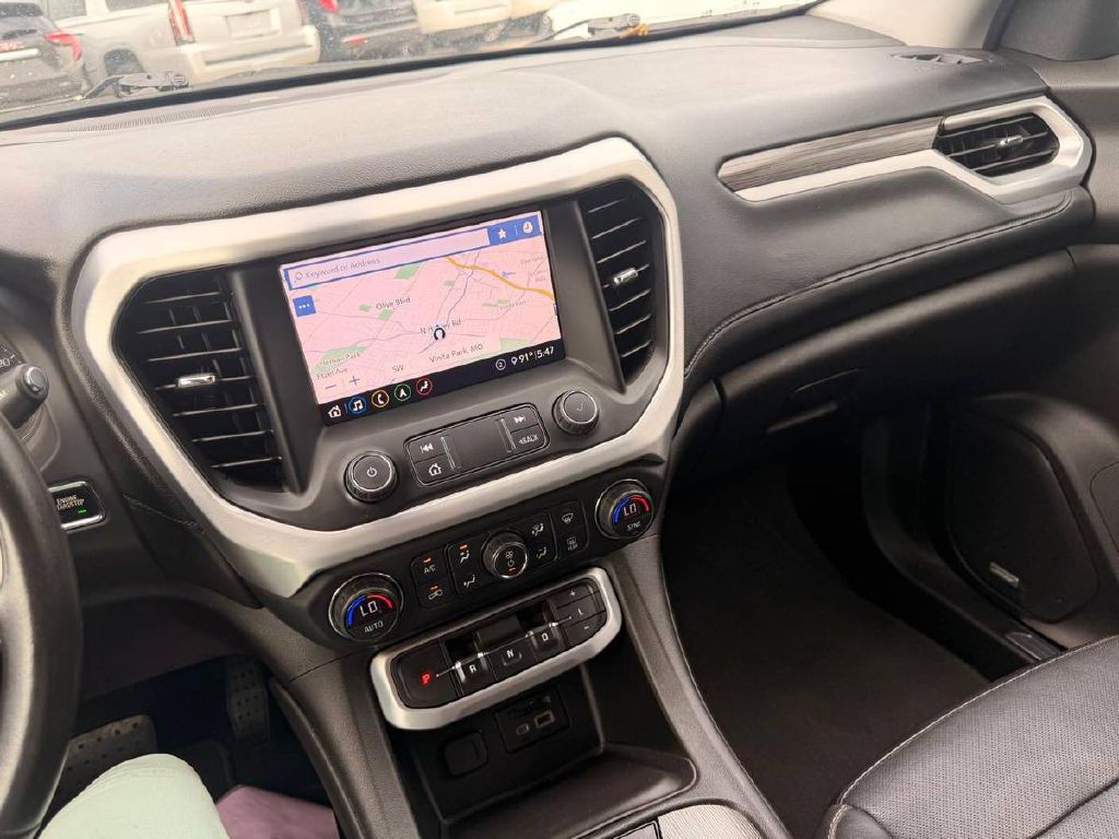 2020 GMC Acadia Image 18