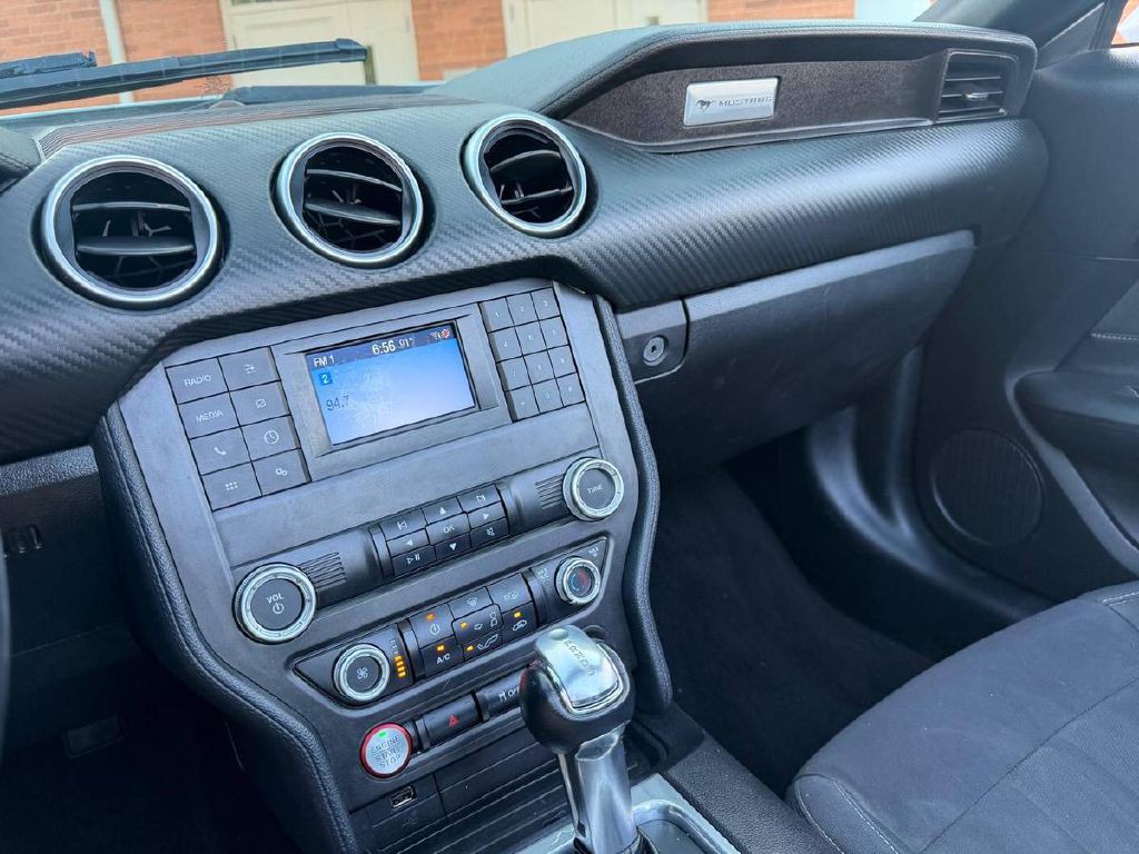 2019 Ford Mustang Image 18