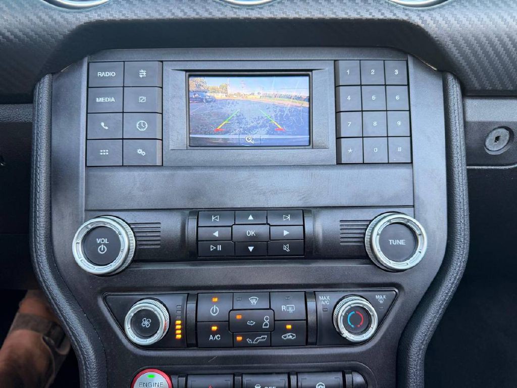 2019 Ford Mustang Image 19