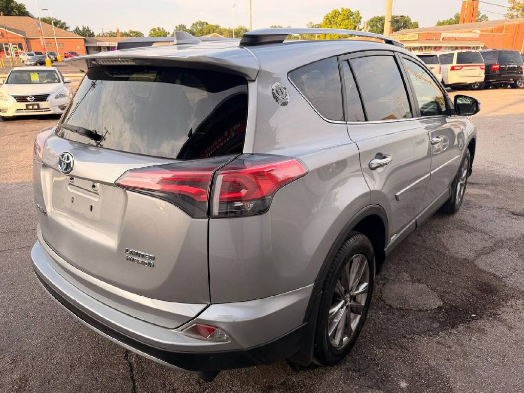 2017 Toyota Rav4 Image 6