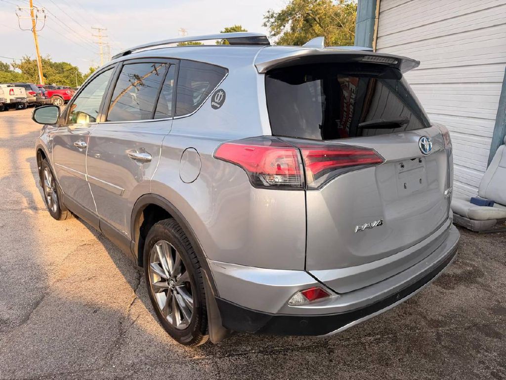 2017 Toyota Rav4 Image 8