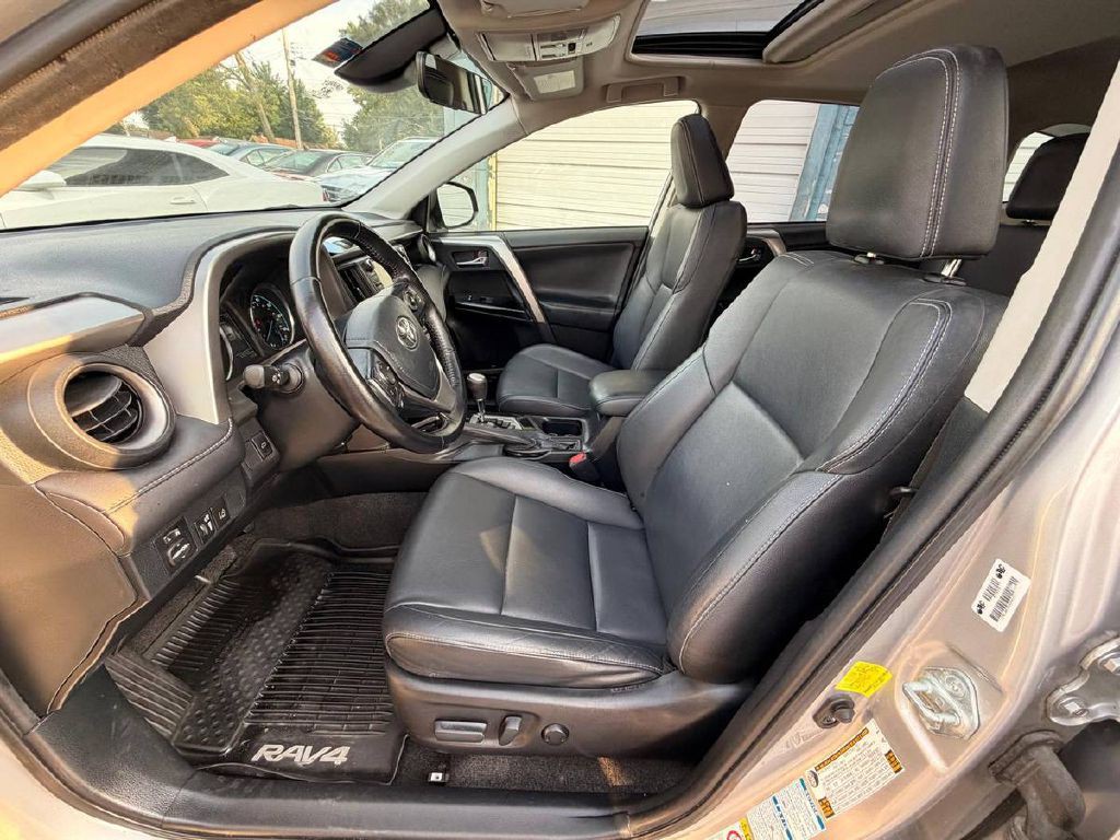 2017 Toyota Rav4 Image 9