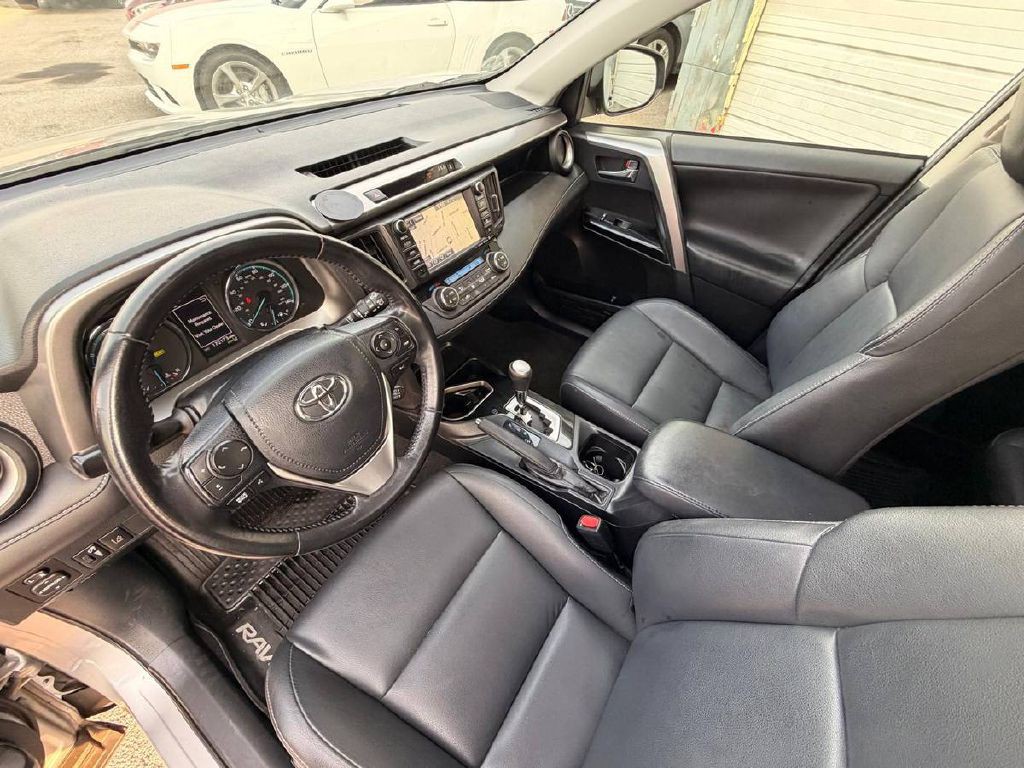 2017 Toyota Rav4 Image 10