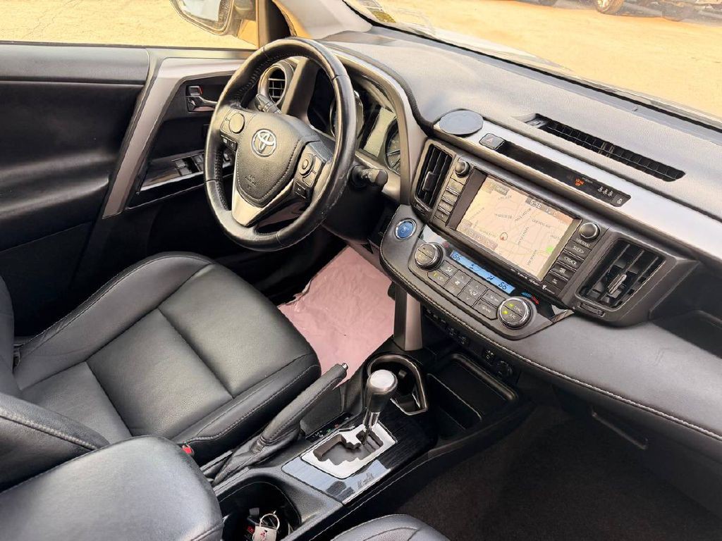 2017 Toyota Rav4 Image 13