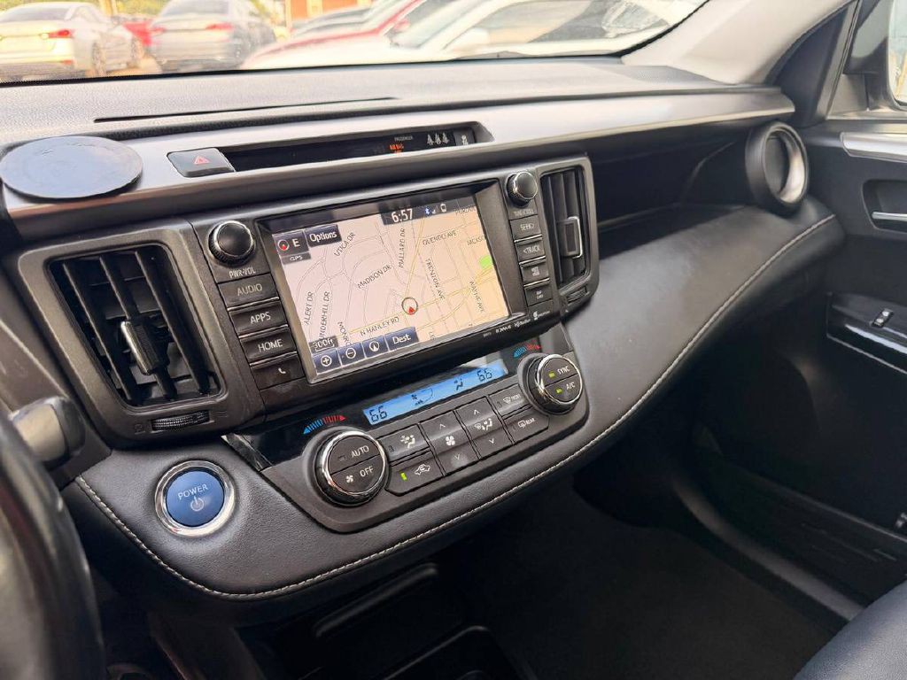 2017 Toyota Rav4 Image 17