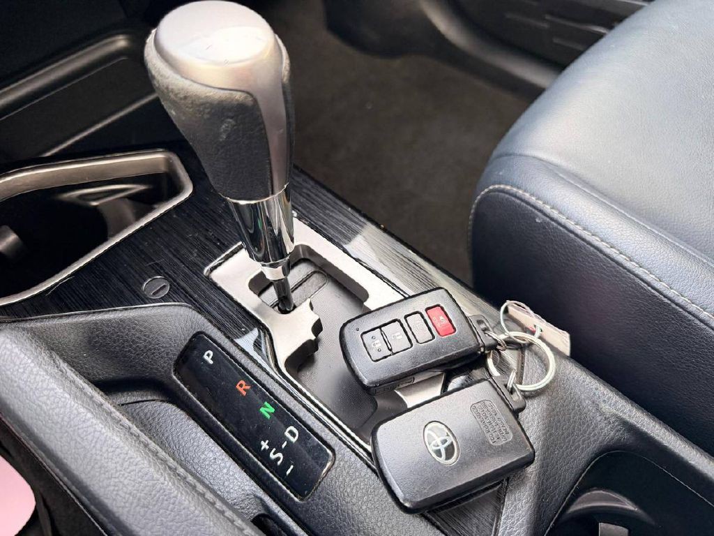 2017 Toyota Rav4 Image 19