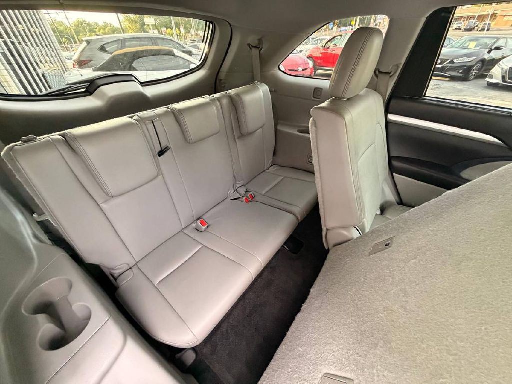 2016 Toyota Highlander Image 13