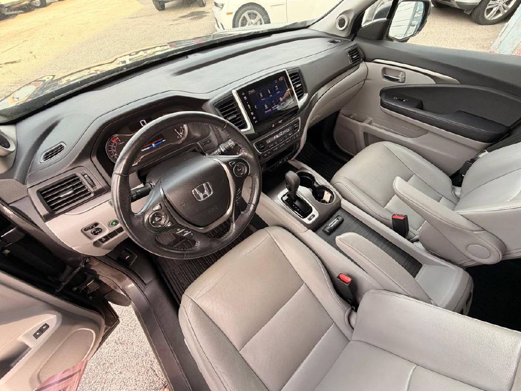 2017 Honda Pilot Image 10