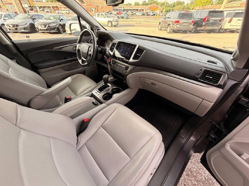 2017 Honda Pilot Image 12
