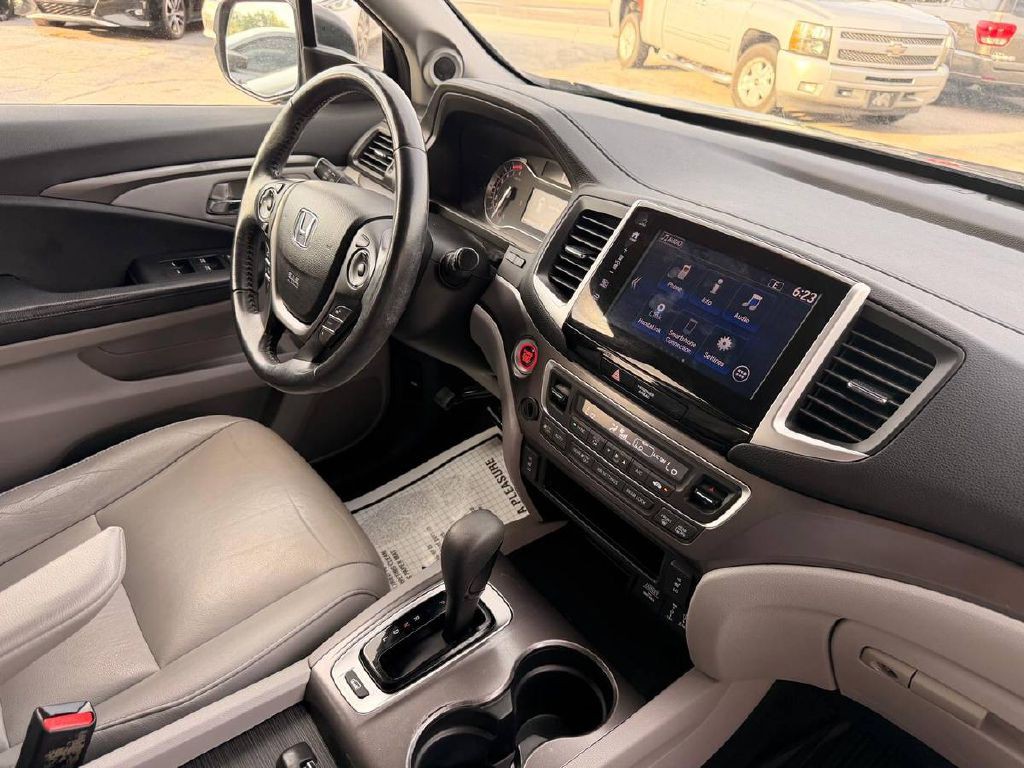 2017 Honda Pilot Image 13