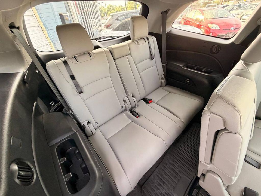 2017 Honda Pilot Image 15