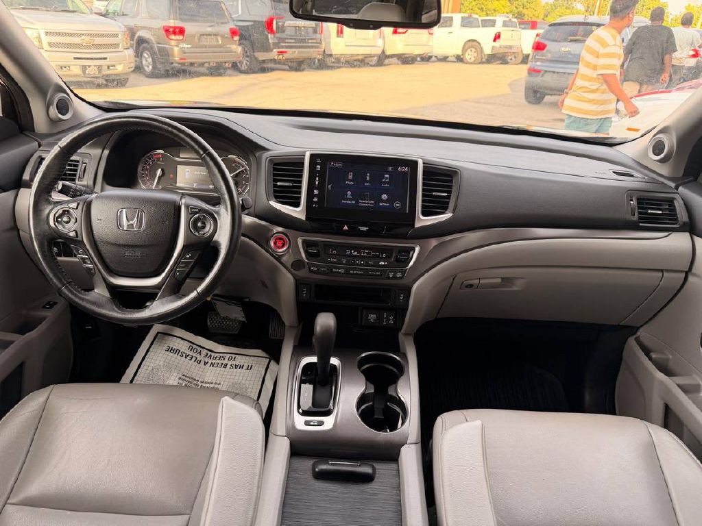 2017 Honda Pilot Image 17