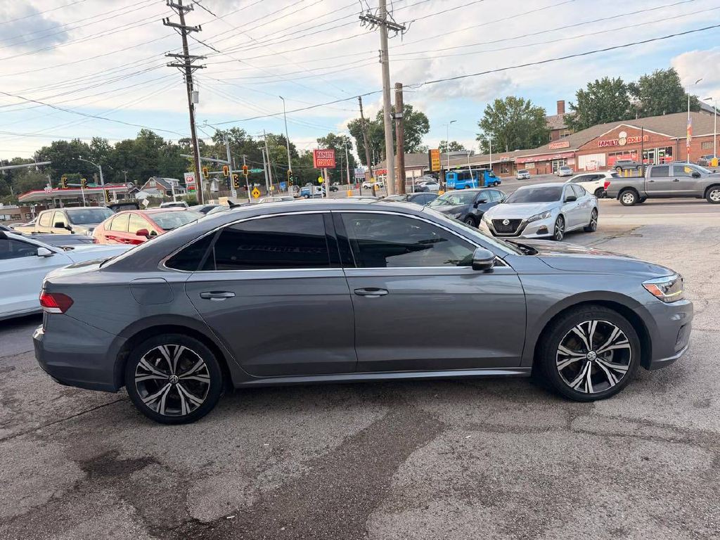 2022 Volkswagen Passat Image 4