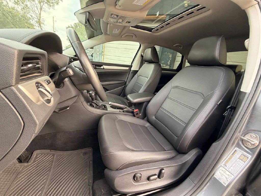 2022 Volkswagen Passat Image 9